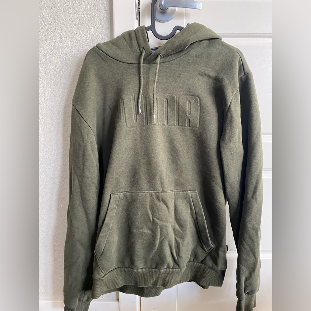Men’s Puma sweatshirt